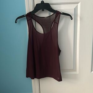 maroon lululemon cropped tank size 4